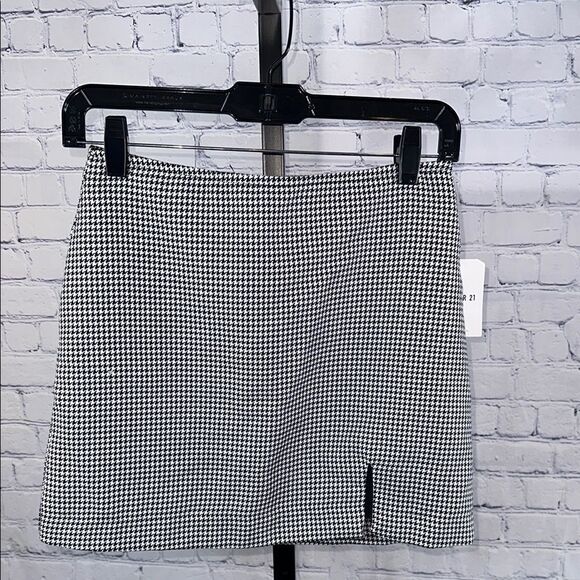 Forever 21 Dresses & Skirts - 🤍 Forever 21 Houndstooth Mini Skirt Size Small NWT